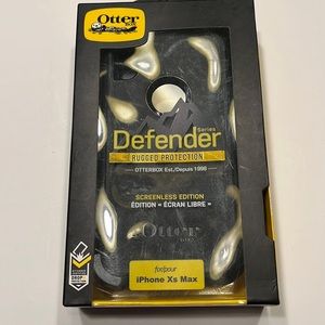 OtterBox Defender case for iPhone XsMax